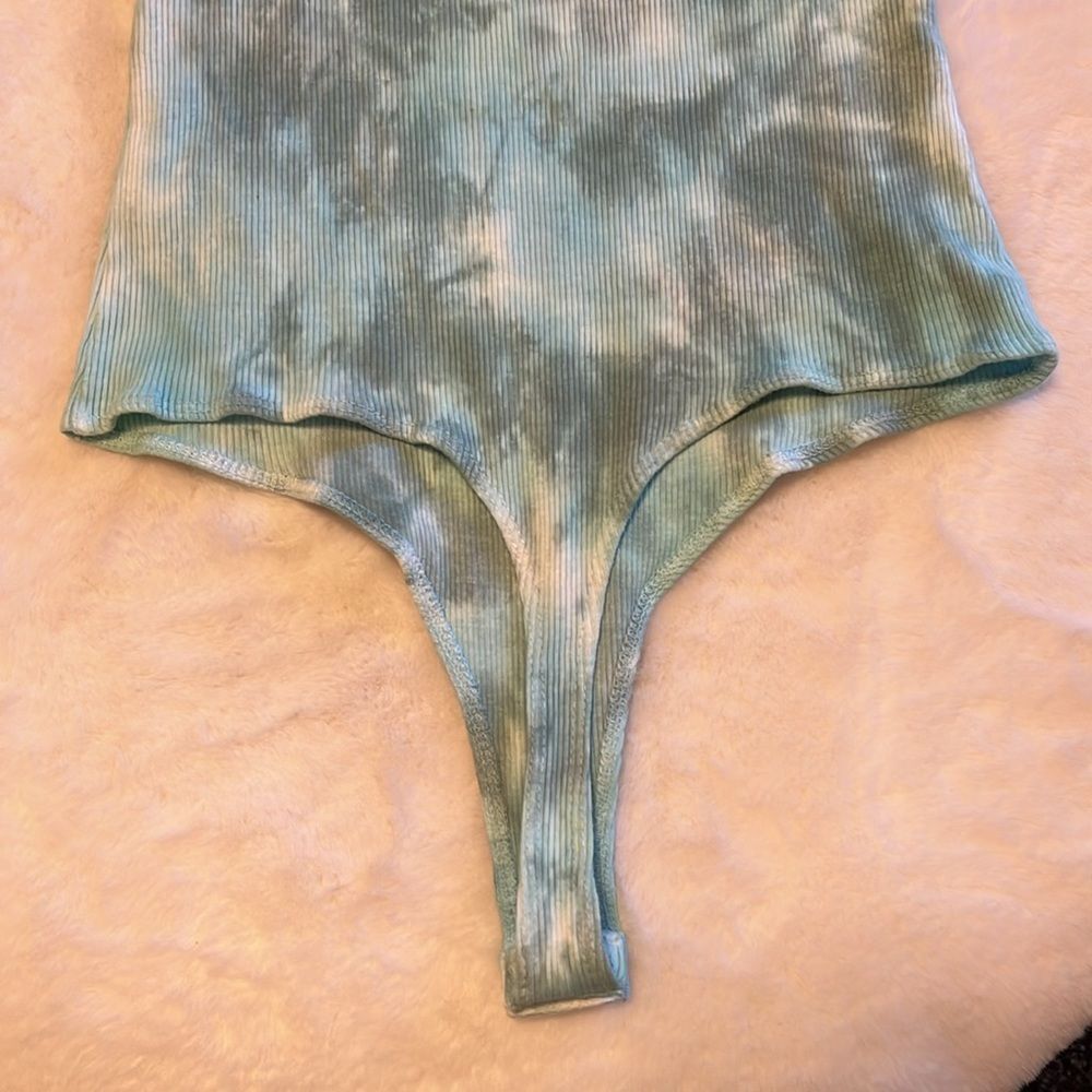 New! Lovers and Friends Bradley Bodysuit Teal Green Tie Dye Size XS - Picture 9 of 12